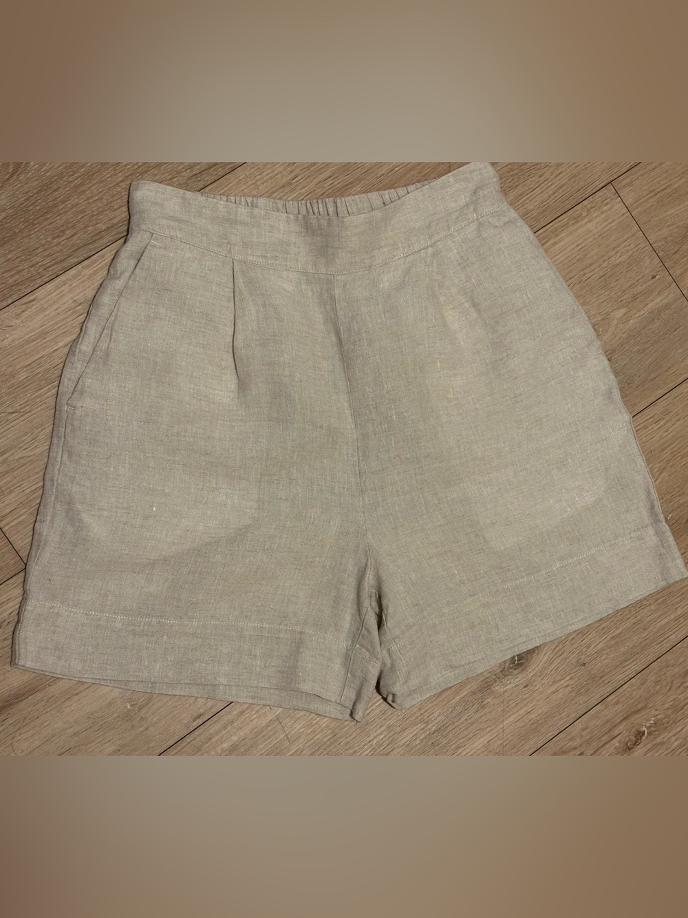 Faherty %100 Linen Summer Sands  High-Rise Shorts in Tan